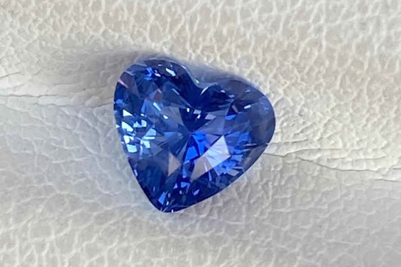 Blue Sapphire from Sri Lanka – Heart Shape Unheated Gemstone 1.11ct - Image 3